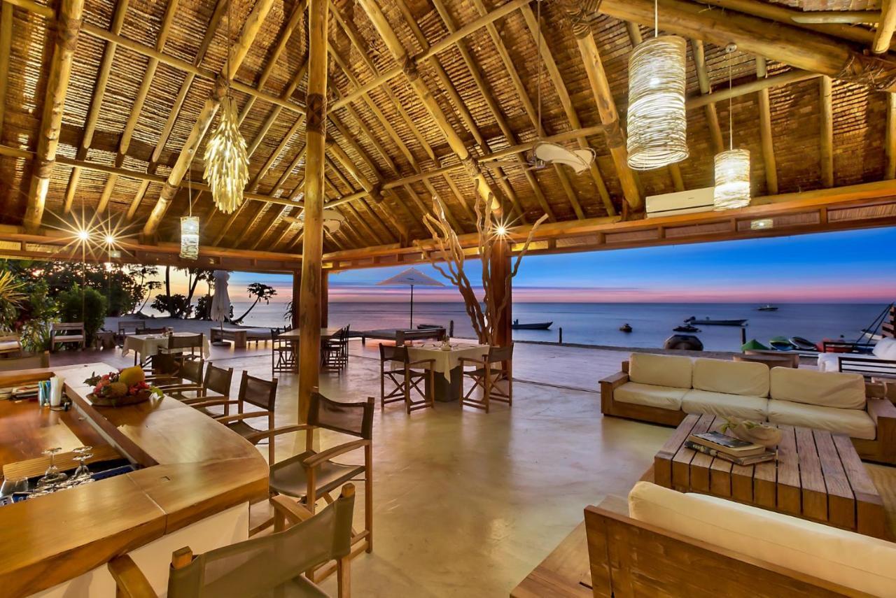 Tides Reach Resort Matei Exterior foto