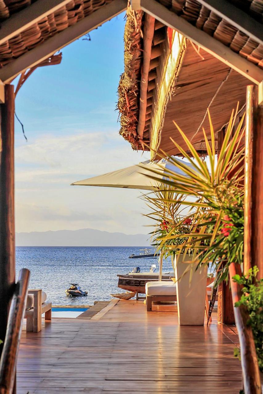 Tides Reach Resort Matei Exterior foto