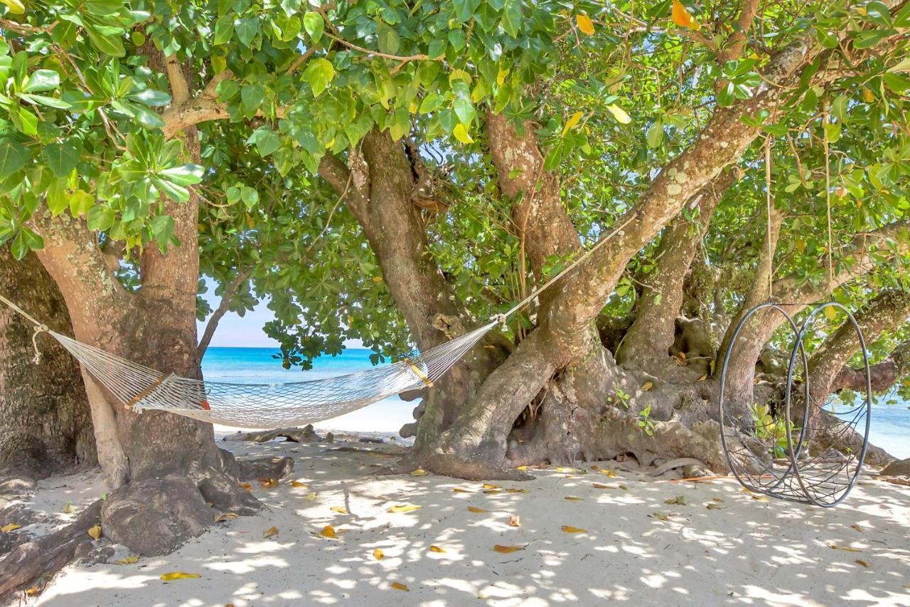 Tides Reach Resort Matei Exterior foto